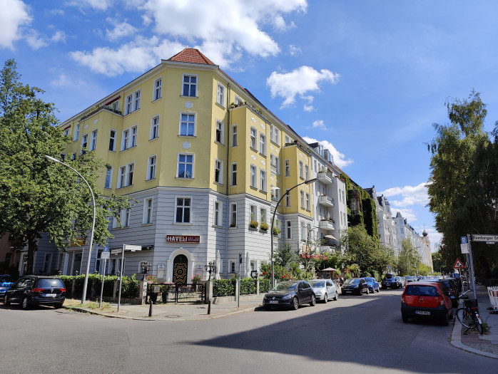 ... mit denen des Oneplus 10 Pro, der generelle Bildeindruck ist sehr ähnlich. (Bild: Tobias Költzsch/Golem.de)